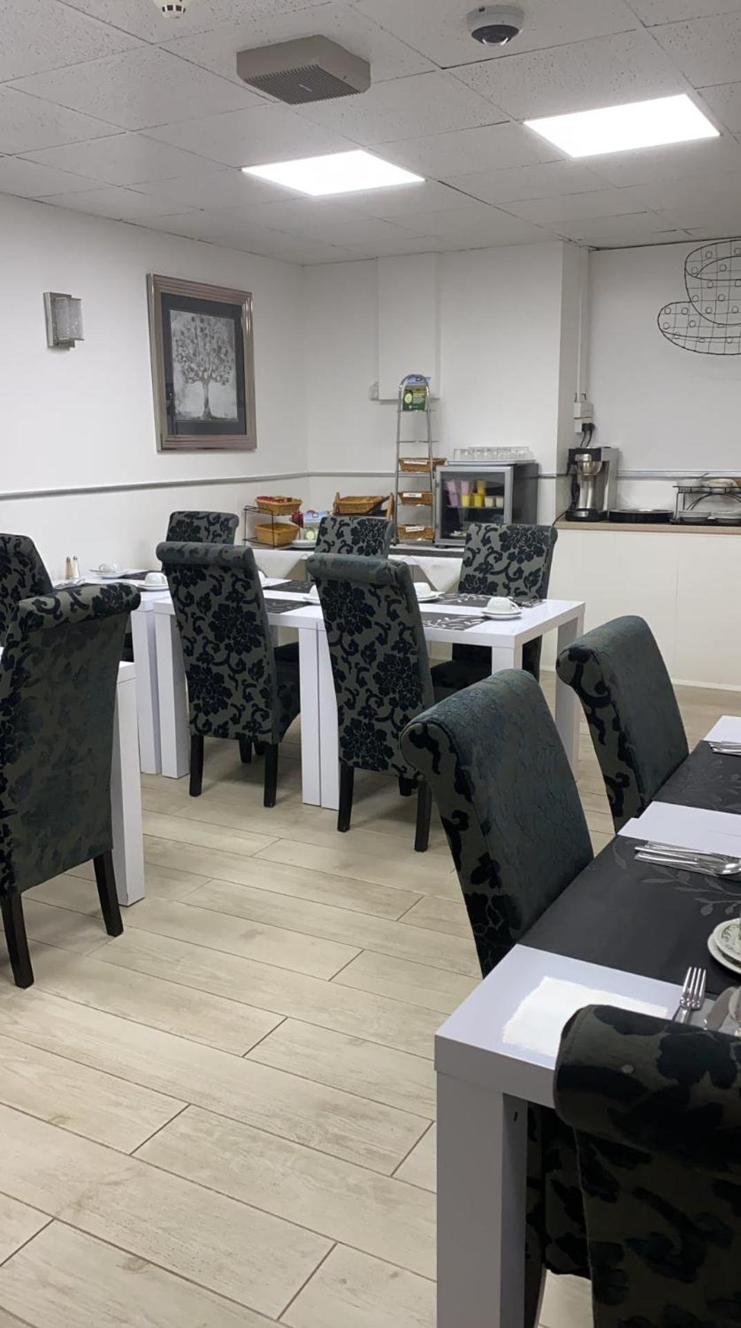 Edelweiss Guest House Дуглас Екстер'єр фото