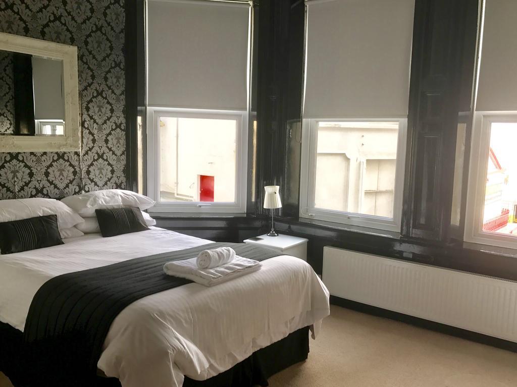 Edelweiss Guest House Дуглас Екстер'єр фото