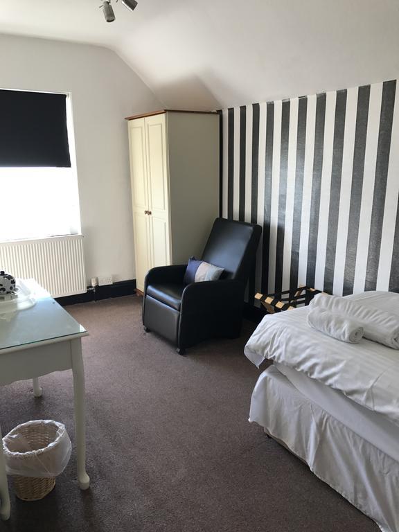 Edelweiss Guest House Дуглас Екстер'єр фото