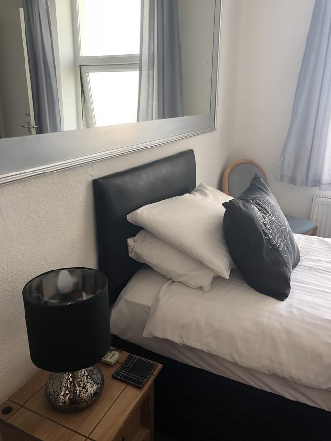 Edelweiss Guest House Дуглас Екстер'єр фото